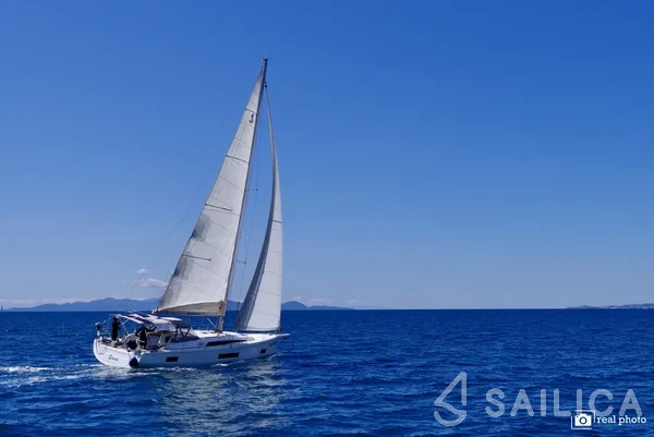 Oceanis 46.1 - Yacht Charter Sailica