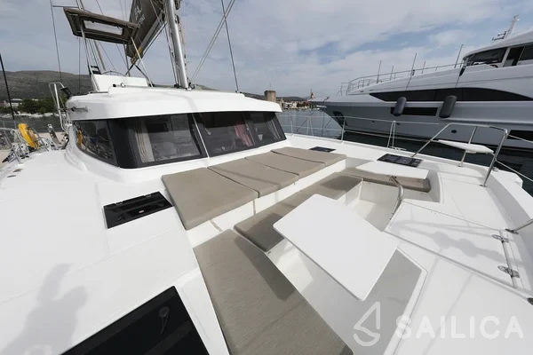 Bali Catspace - Yacht Charter Sailica