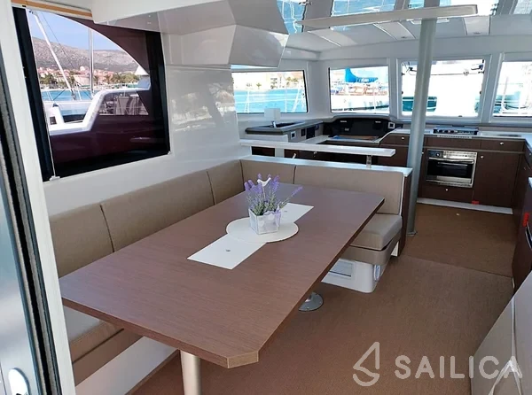 Bali Catspace - Yacht Charter Sailica