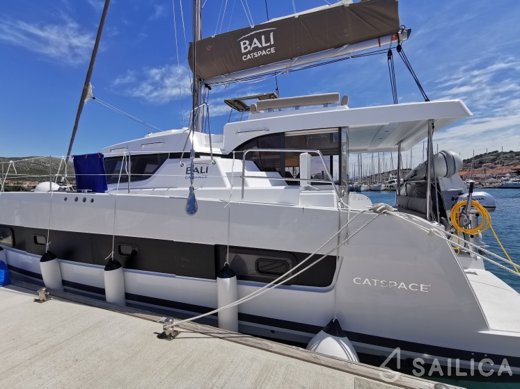 Bali Catspace - Yacht Charter Sailica