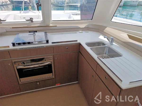 Bali Catspace - Yacht Charter Sailica