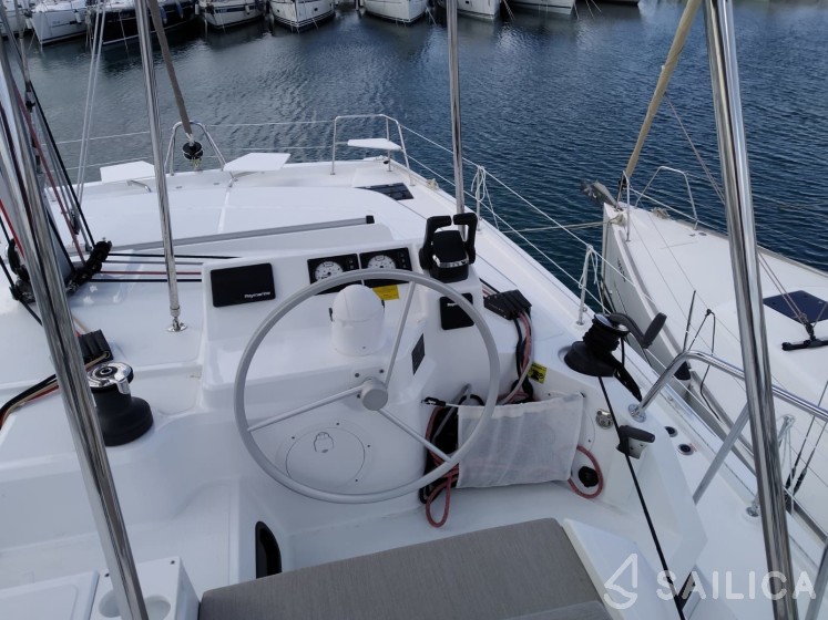 Bali Catspace - Yacht Charter Sailica