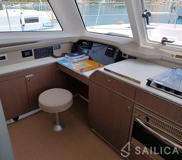 Bali Catspace - Yacht Charter Sailica
