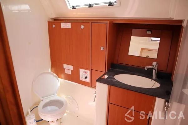 Bavaria 40 Cruiser - Yacht Charter Sailica