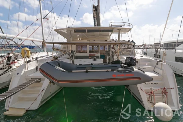 Lagoon 421 - Yacht Charter Sailica