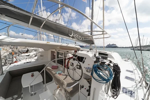 Lagoon 421 - Yacht Charter Sailica