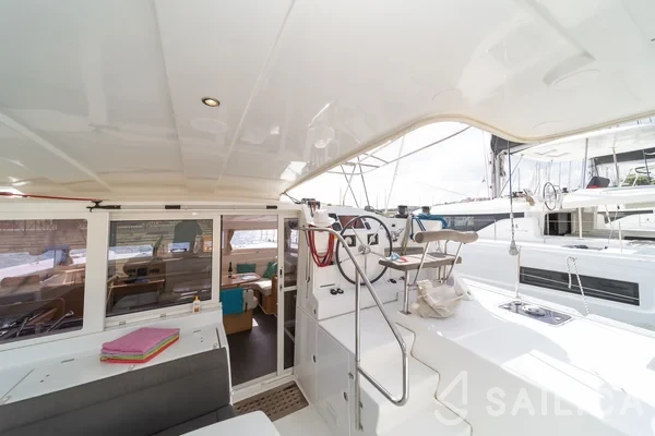 Lagoon 421 - Yacht Charter Sailica