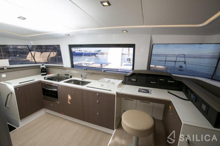 Bali 4.3 - Yacht Charter Sailica