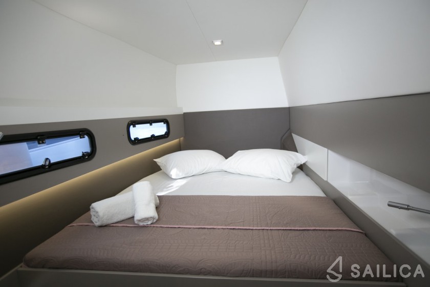Bali 4.3 - Yacht Charter Sailica