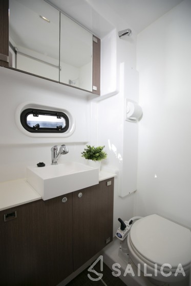 Bali 4.3 - Yacht Charter Sailica