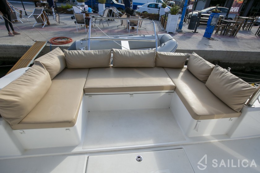 Bali 4.3 - Yacht Charter Sailica