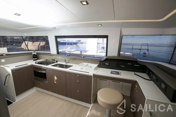 Bali 4.3 - Yacht Charter Sailica