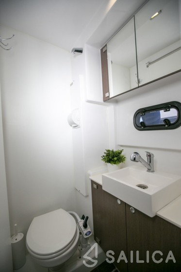 Bali 4.3 - Yacht Charter Sailica