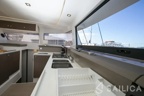 Bali 4.3 - Yacht Charter Sailica