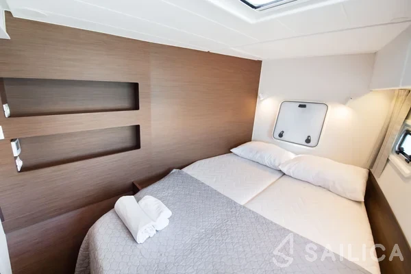 Lagoon 42 - Yacht Charter Sailica