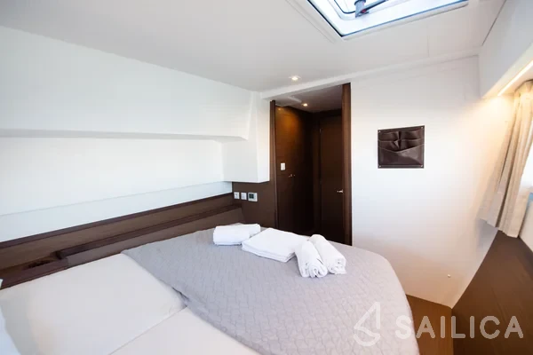 Lagoon 42 - Yacht Charter Sailica