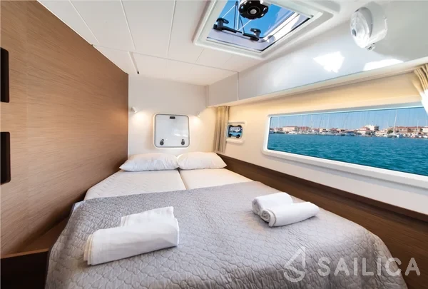 Lagoon 42 - Yacht Charter Sailica