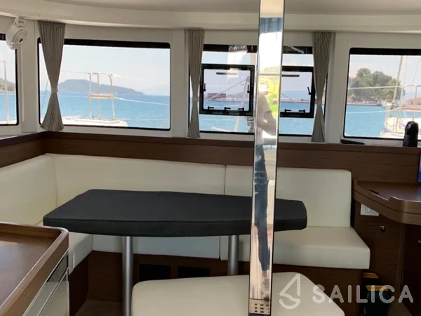 Lagoon 42 - Yacht Charter Sailica
