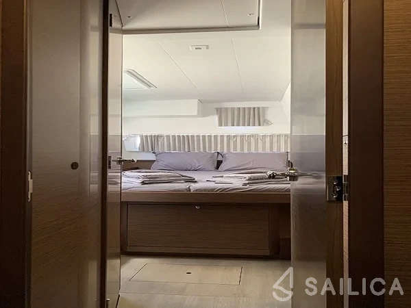 Lagoon 42 - Yacht Charter Sailica