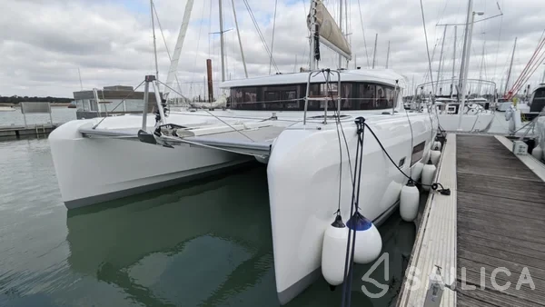 Lagoon 42 - Yacht Charter Sailica