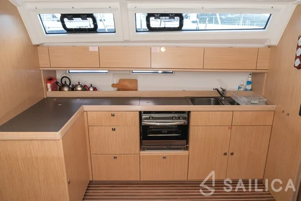 Bavaria 46 Cruiser - Yacht Charter Sailica