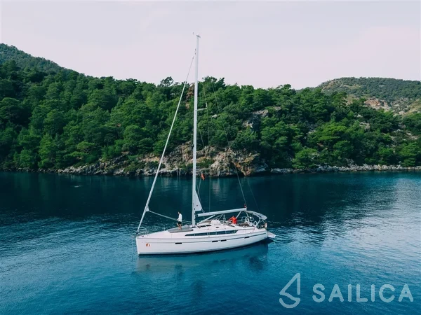 Bavaria 46 Cruiser - Yacht Charter Sailica