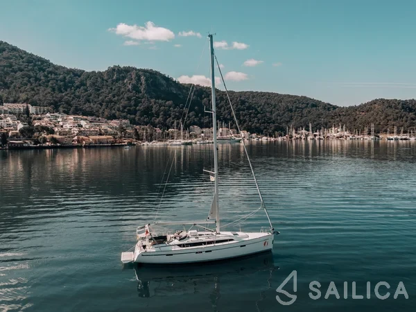 Bavaria 46 Cruiser - Yacht Charter Sailica