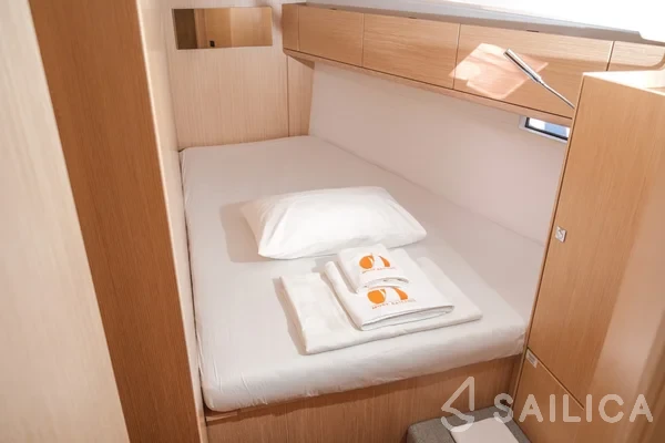 Bavaria 46 Cruiser - Yacht Charter Sailica