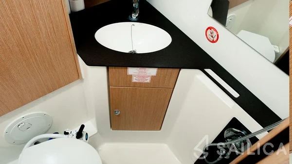 Bavaria 46 Cruiser - Yacht Charter Sailica