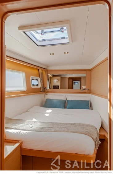 Lagoon 450  Flybridge - Yacht Charter Sailica