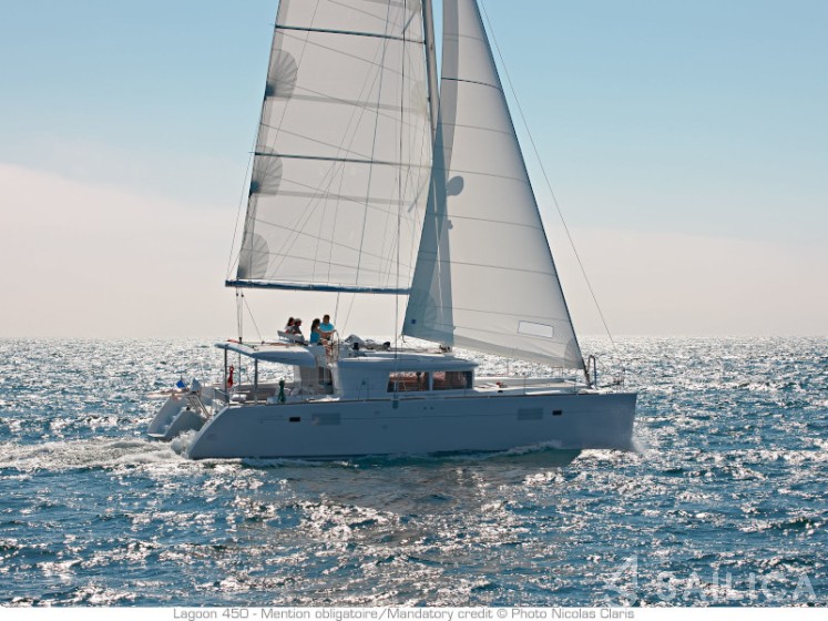 Lagoon 450  Flybridge - Yacht Charter Sailica