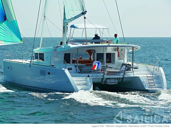Lagoon 450  Flybridge - Yacht Charter Sailica