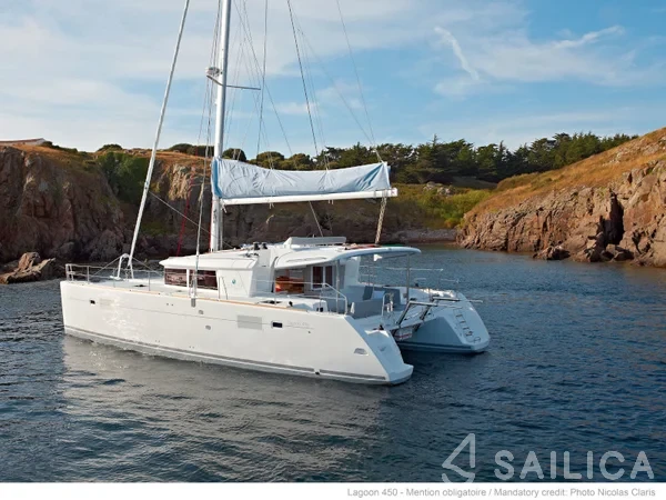 Lagoon 450  Flybridge - Yacht Charter Sailica