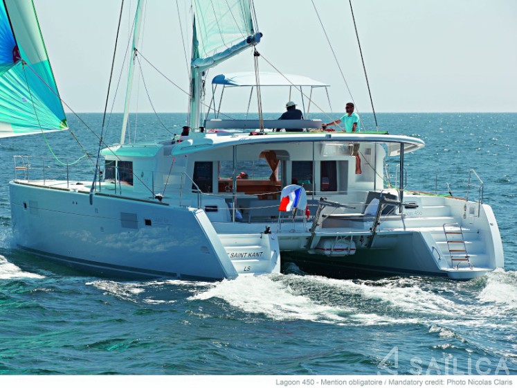 Lagoon 450  Flybridge - Yacht Charter Sailica