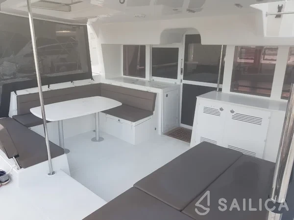 Lagoon 450  Flybridge - Yacht Charter Sailica