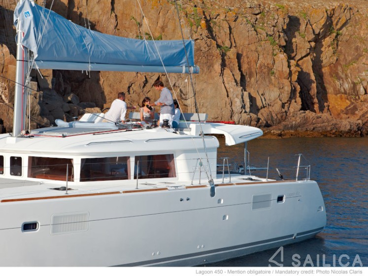 Lagoon 450  Flybridge - Yacht Charter Sailica