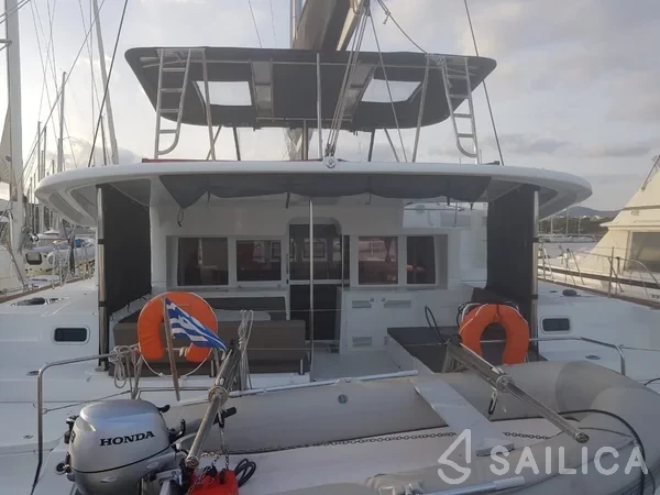 Lagoon 450  Flybridge - Yacht Charter Sailica