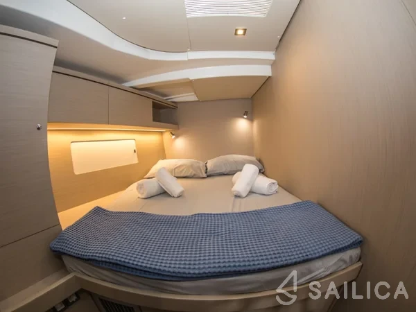 Oceanis 51.1 - Yacht Charter Sailica