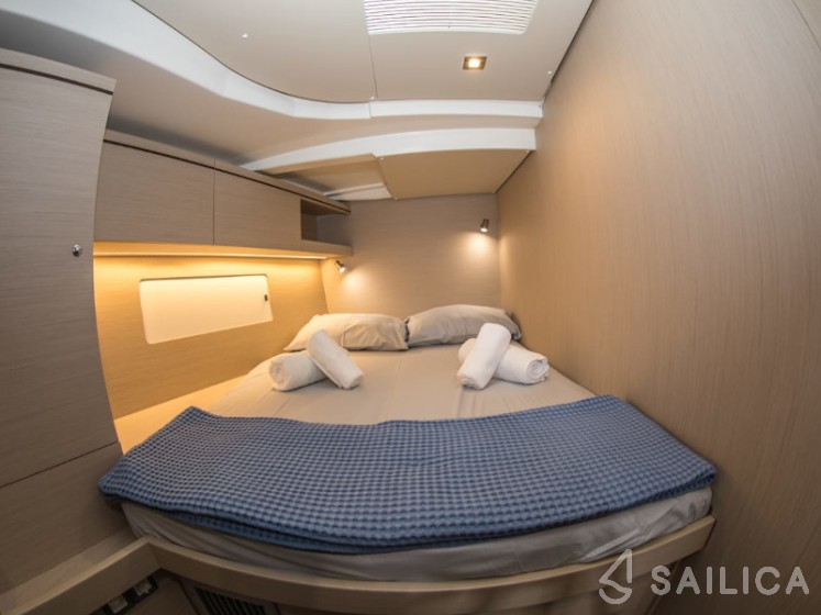 Oceanis 51.1 - Yacht Charter Sailica
