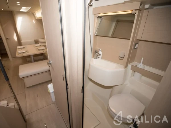 Oceanis 51.1 - Yacht Charter Sailica