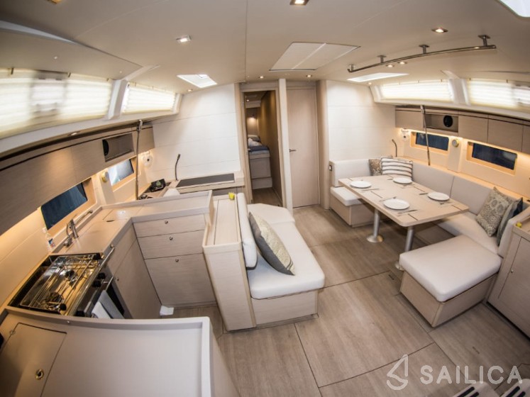 Oceanis 51.1 - Yacht Charter Sailica