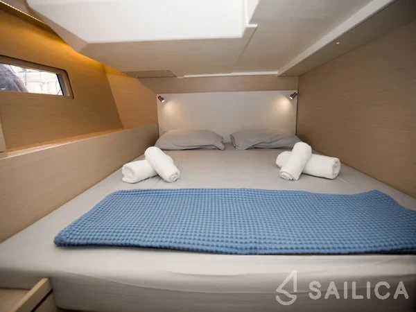 Oceanis 51.1 - Yacht Charter Sailica