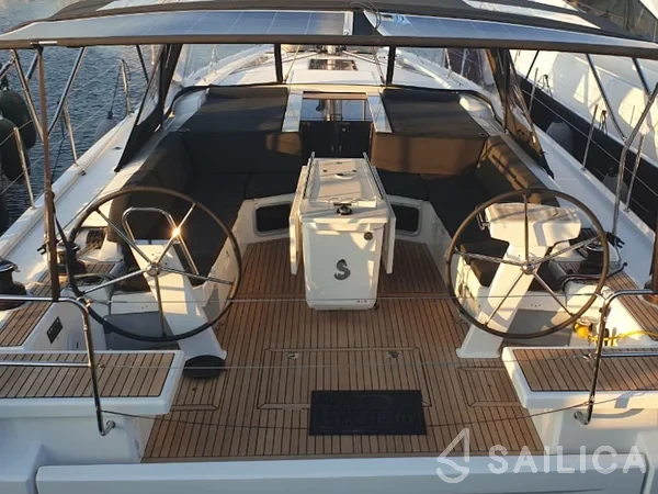 Oceanis 51.1 - Yacht Charter Sailica