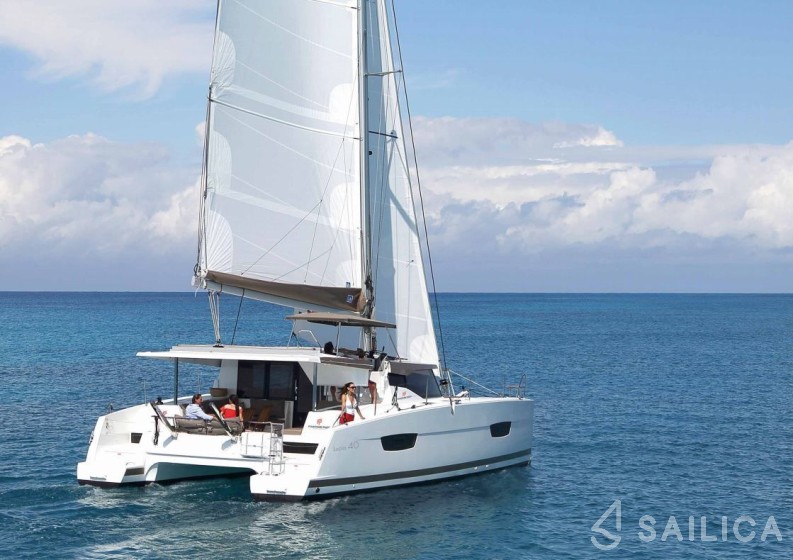 Lucia 40 - Yacht Charter Sailica