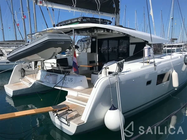 Lagoon 42 - Yacht Charter Sailica