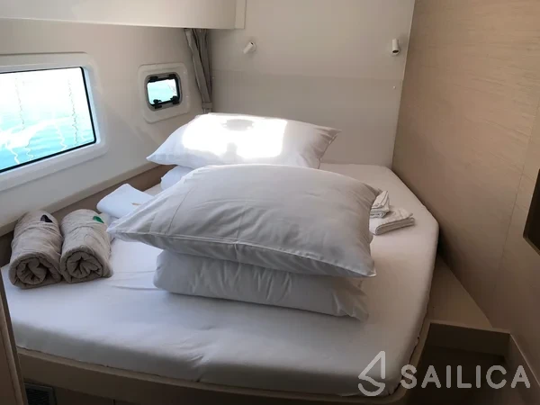 Lagoon 42 - Yacht Charter Sailica