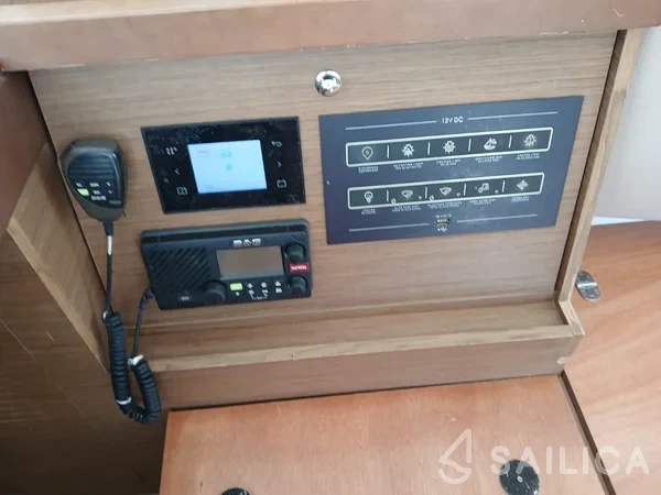 Lagoon 40 - Yacht Charter Sailica
