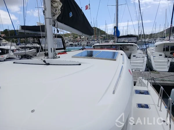 Lagoon 40 - Yacht Charter Sailica