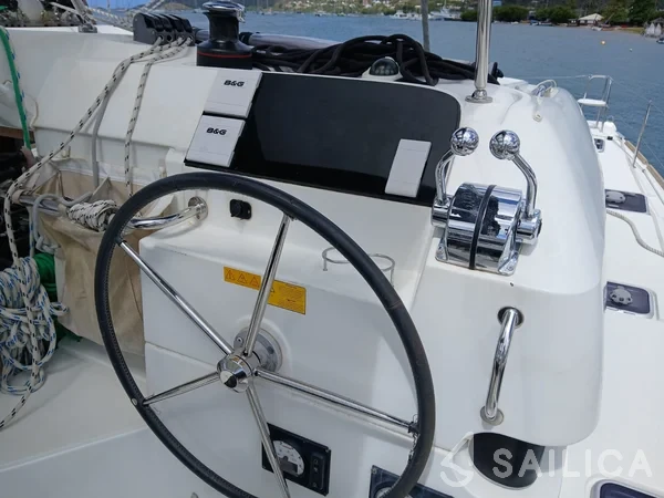 Lagoon 40 - Yacht Charter Sailica