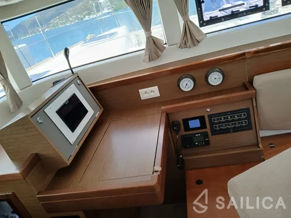 Lagoon 40 - Yacht Charter Sailica